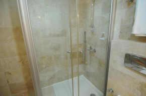Gold City 2B2B Penthouse Main Building with Free Aqua Park
